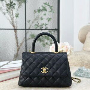 Classic CHANEL Bag: A Stylish and Versatile Choice for Elegance
